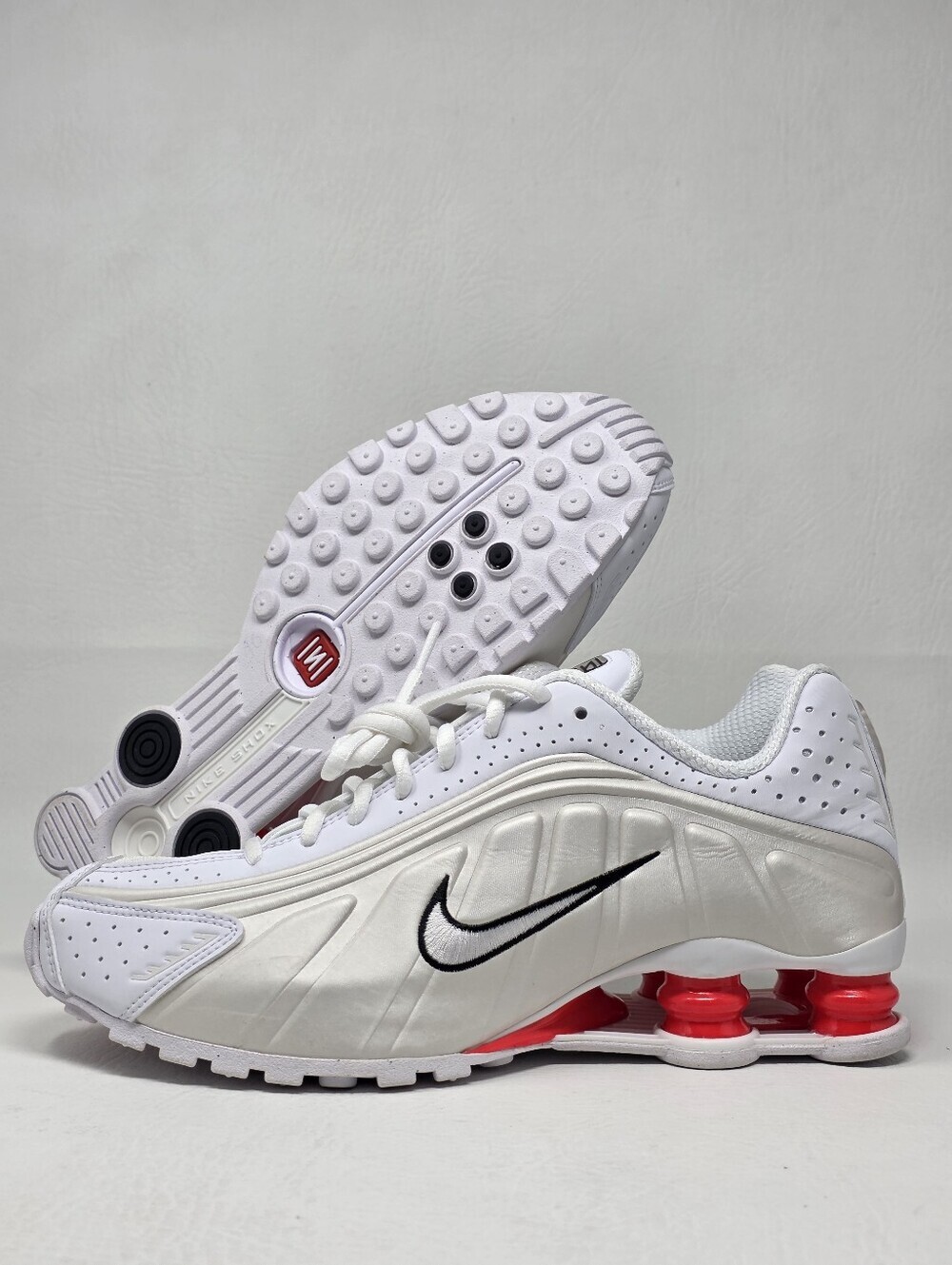 Nike Shox R4 Women's Size 6 AR3565-103 White Phantom Red Running SneakersNew